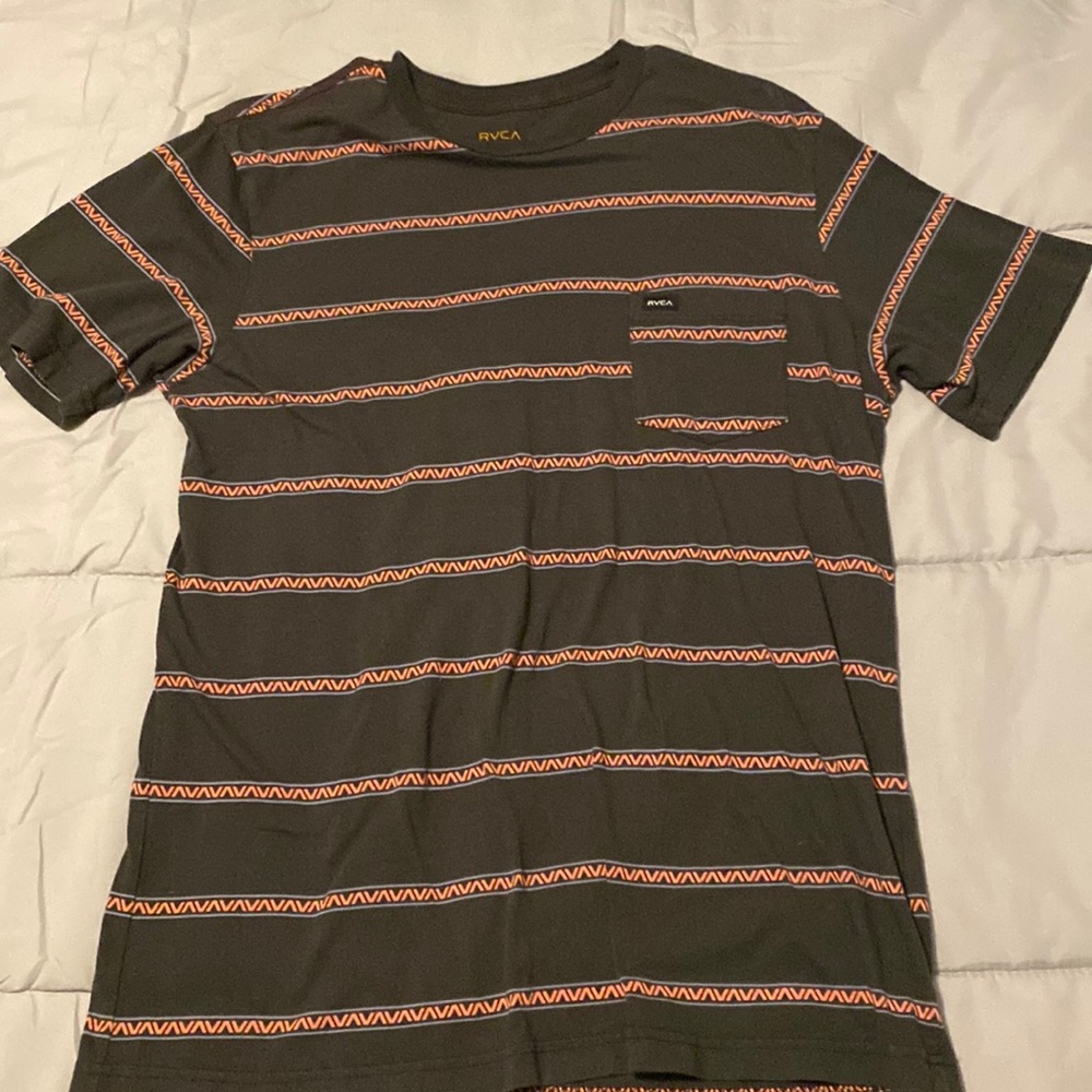 RVCA standard wash small pocket tee